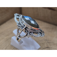 Echt zilveren ring met labradoriet. 